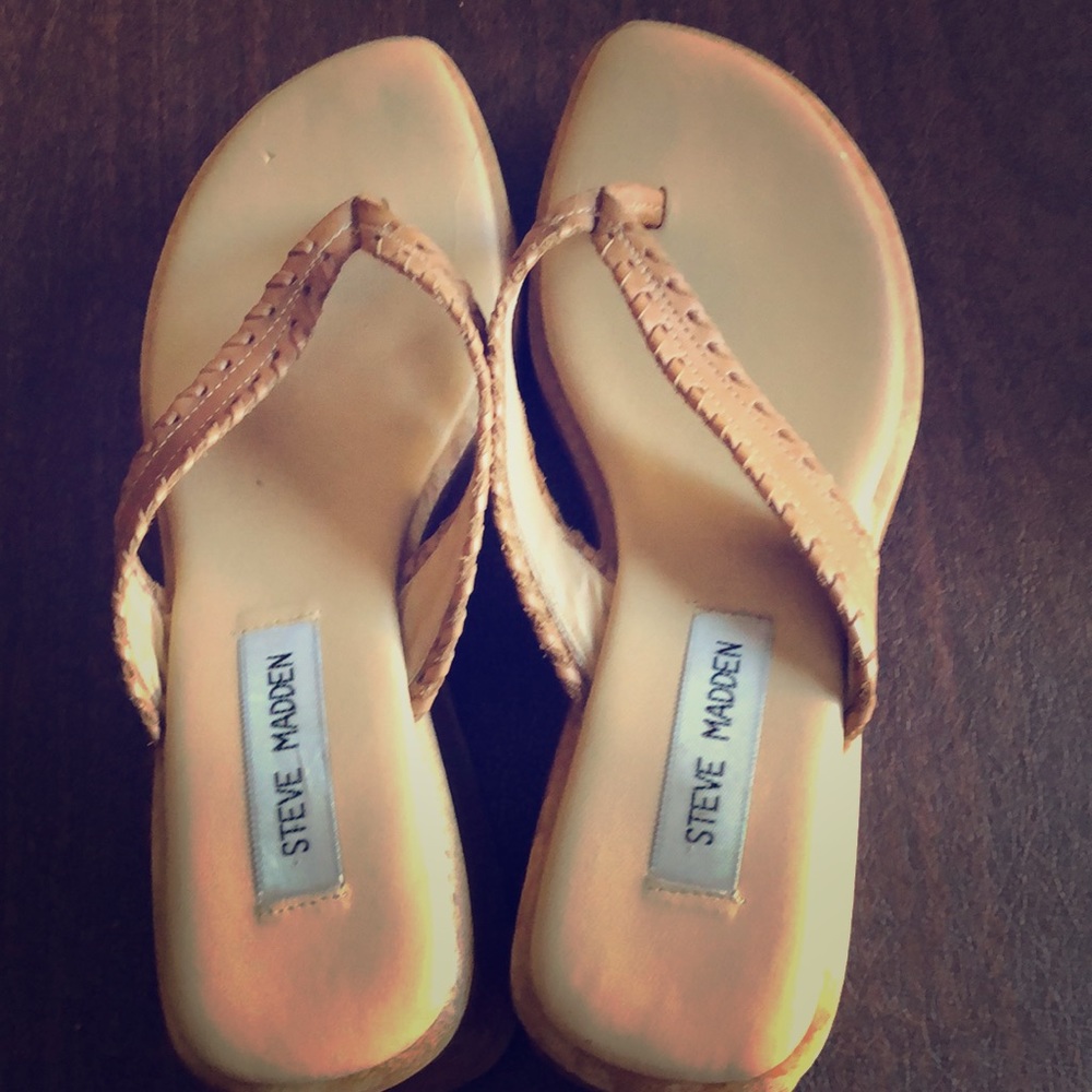 Steve Madden flip flop leather